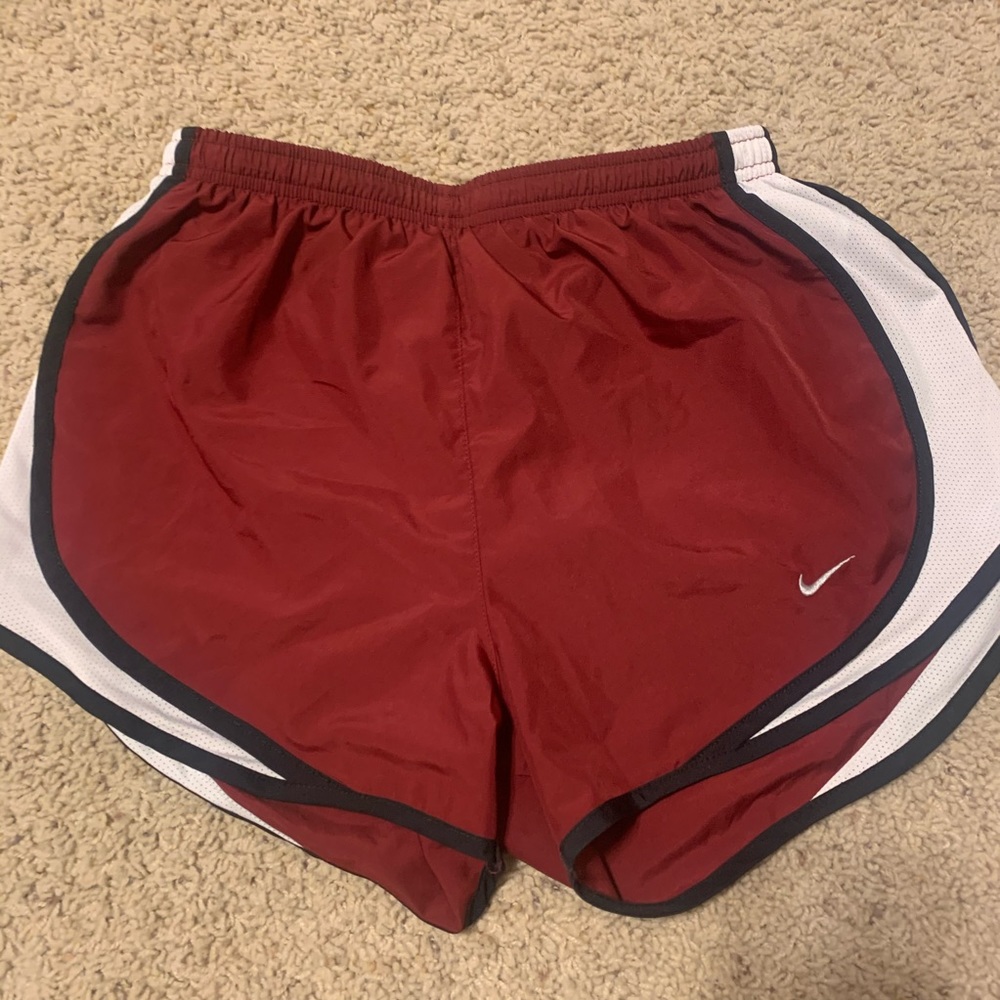 maroon nike dri-fit shorts ✰